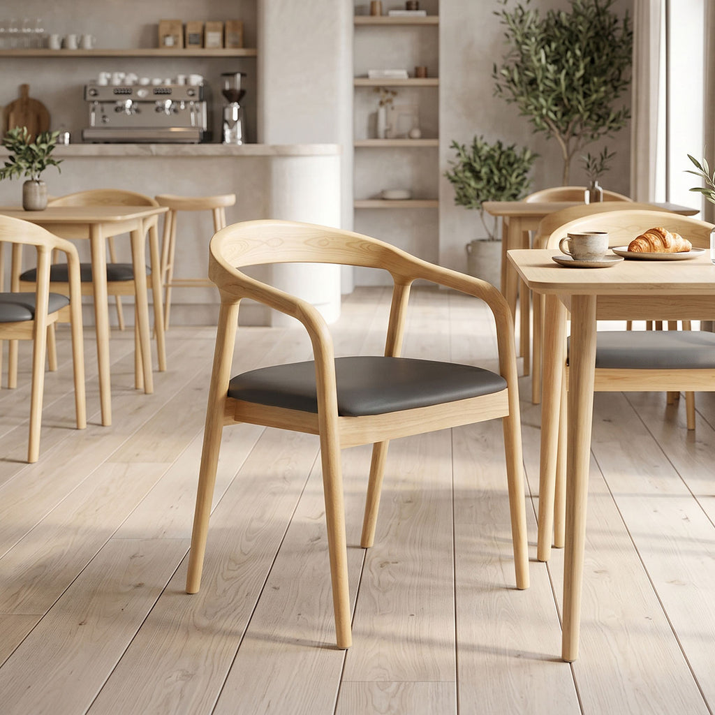 Πολυθρόνα Hogie rubberwood σε φυσική απόχρωση με μαύρο pu μαξιλάρι 61x60x76εκ